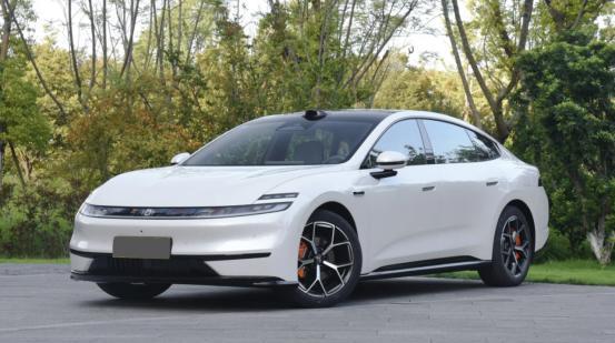 慧眼智行 以纯电为主，长安启源A06预售11.99万起，定位C级车，11月9日上市